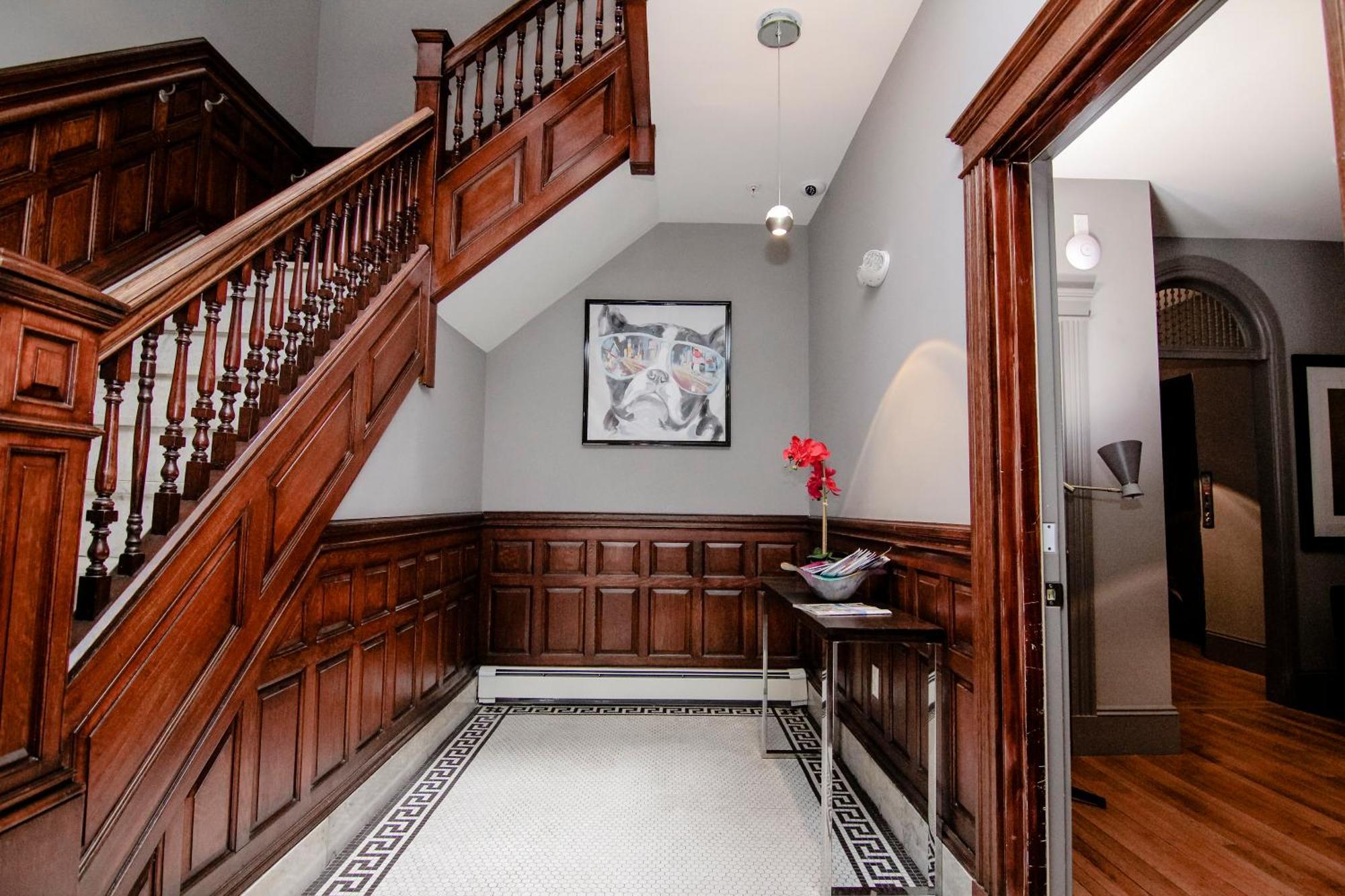 A Stylish Stay W/ A Queen Bed, Heated Floors.. #11 Brookline Exterior photo