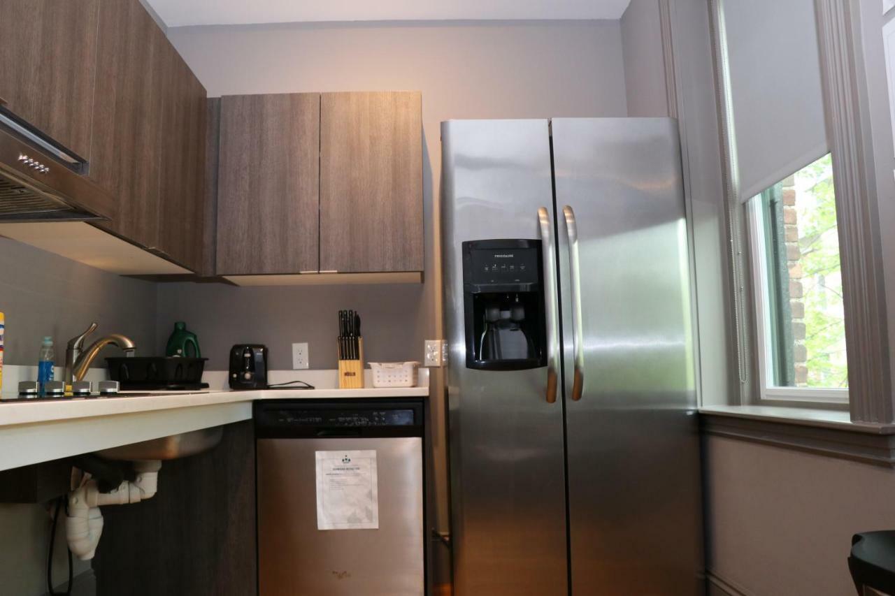 A Stylish Stay W/ A Queen Bed, Heated Floors.. #11 Brookline Exterior photo