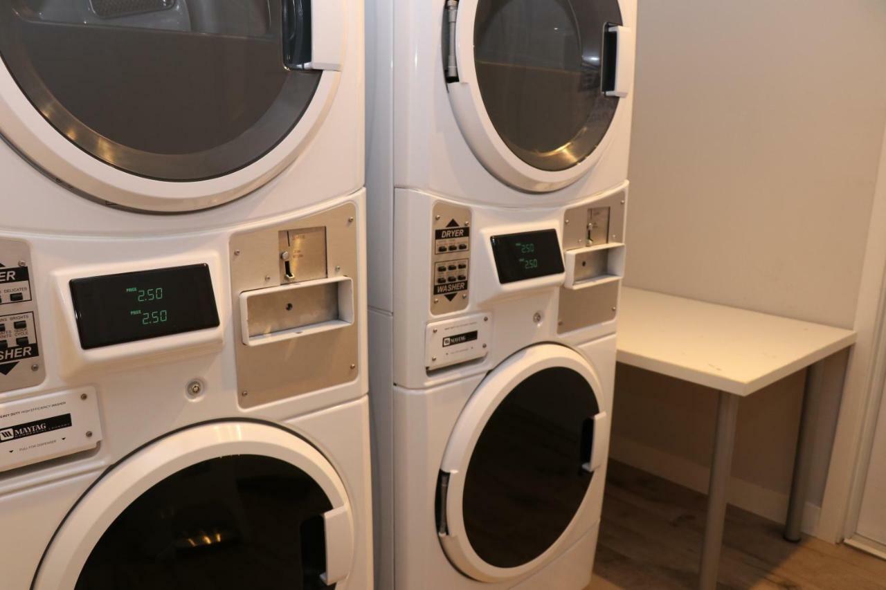 A Stylish Stay W/ A Queen Bed, Heated Floors.. #11 Brookline Exterior photo
