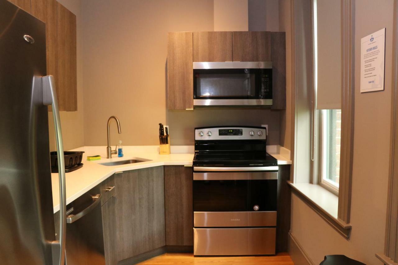 A Stylish Stay W/ A Queen Bed, Heated Floors.. #11 Brookline Exterior photo