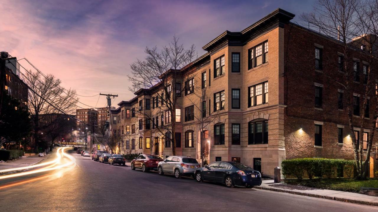 A Stylish Stay W/ A Queen Bed, Heated Floors.. #11 Brookline Exterior photo